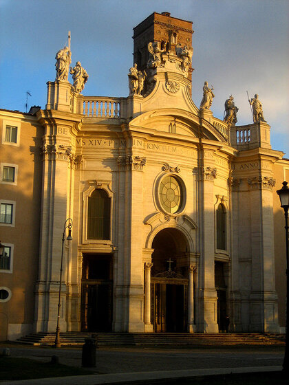 Santa Croce in Gerusalemme Frontansicht