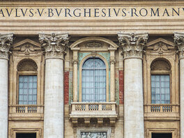 Mittelloggia des Petersdoms
