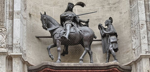 Statue von der Mantelteilung (Valencia, Spanien)